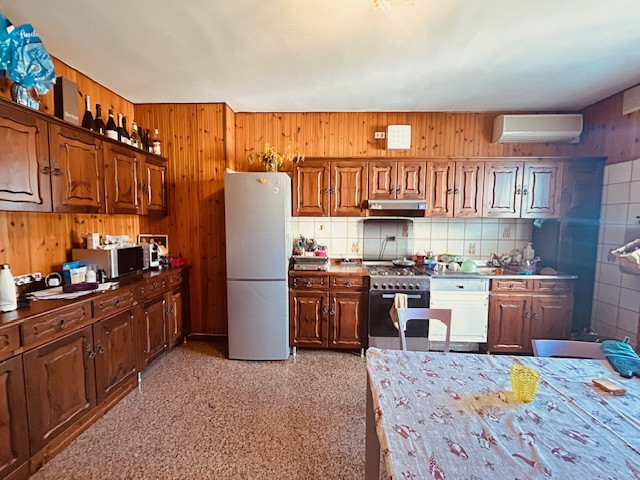 L'Agenzia Immobiliare IRIS propone in vendita porzione bifamiliare in zona verde residenziale a C...