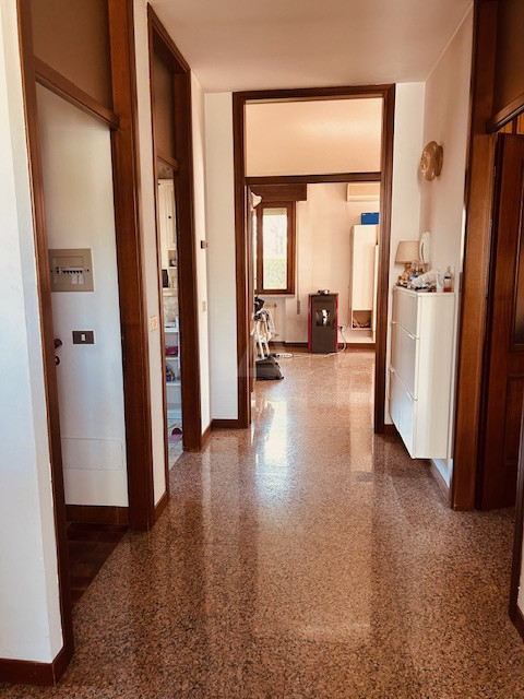 L'Agenzia Immobiliare IRIS propone in vendita porzione bifamiliare in zona verde residenziale a C...