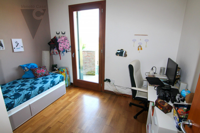 A Sant'Angelo di Piove di Sacco, in un tranquillo e silenzioso quartiere residenziale, proponiamo...