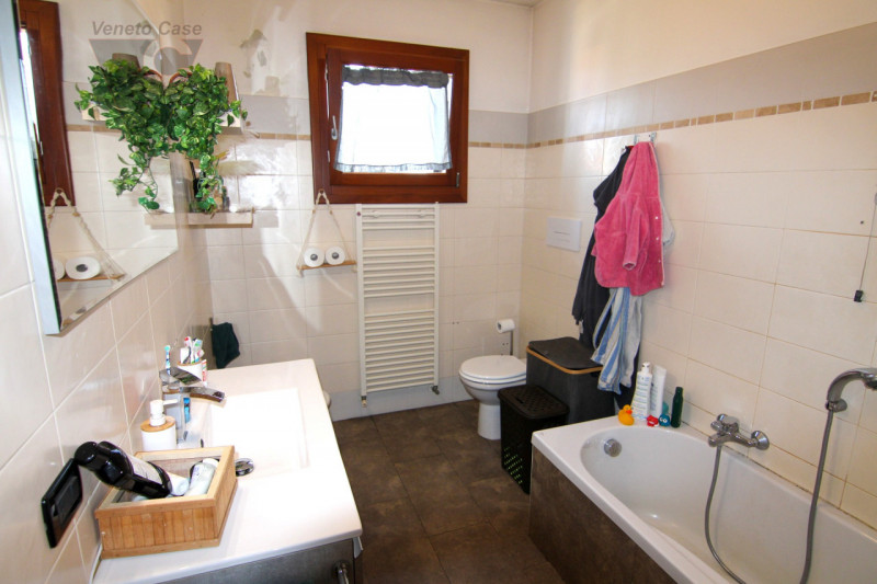 A Sant'Angelo di Piove di Sacco, in un tranquillo e silenzioso quartiere residenziale, proponiamo...