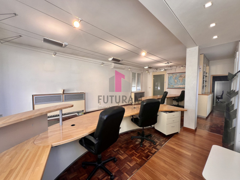 CAMISANO VICENTINO - RIF.579FUTURAM - PER INFO 0444/310220 - 392/9183796
Nel centro del paese, co...