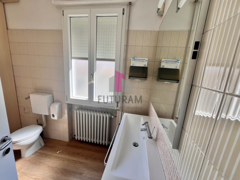 CAMISANO VICENTINO - RIF.579FUTURAM - PER INFO 0444/310220 - 392/9183796
Nel centro del paese, co...