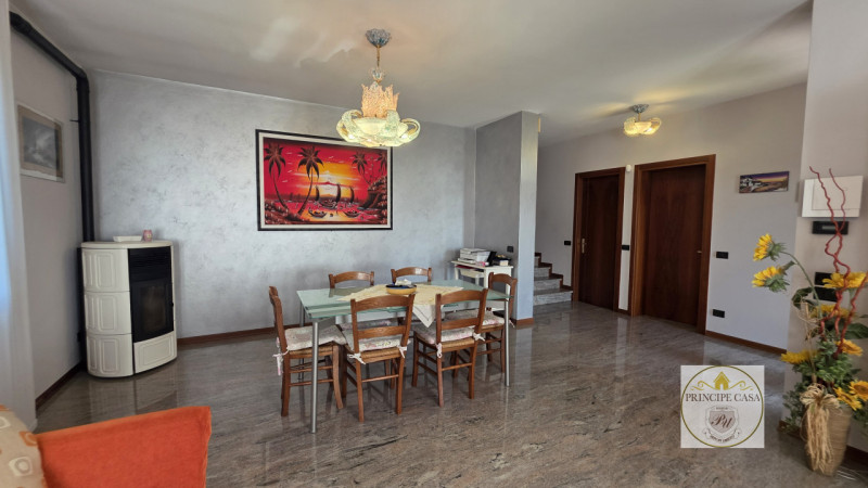 In un contesto residenziale situato a Borgo Veneto località Megliadino San Fidenzio, proponiamo i...