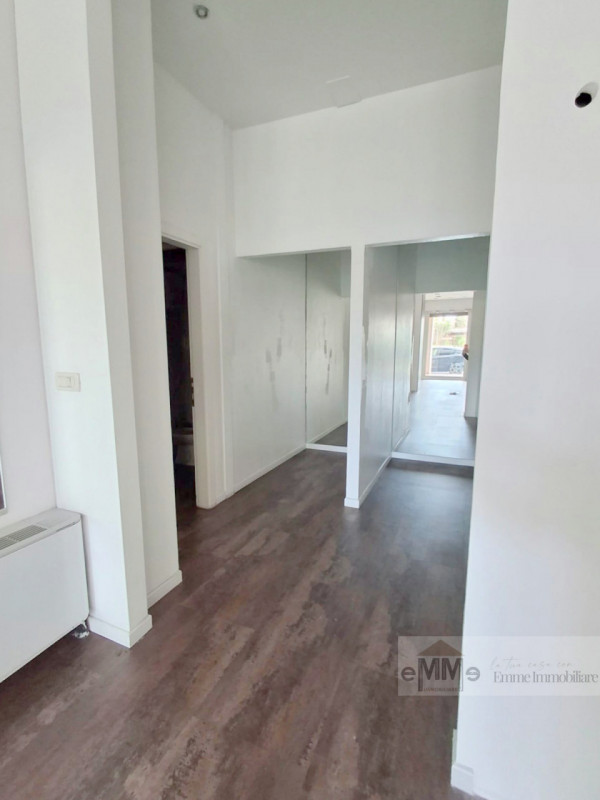 ABANO TERME - In zona centrale e di forte passaggio affittasi negozio di 70 mq con doppia vetrina...