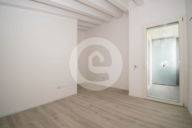 Scopri una residenza esclusiva nel cuore della frazione di Fratte, a Santa Giustina In Colle (PD)...