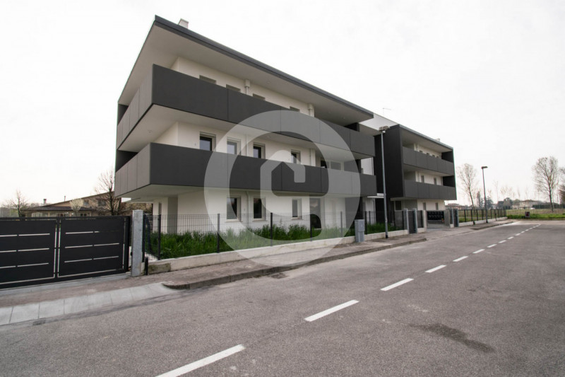 Scopri una residenza esclusiva nel cuore della frazione di Fratte, a Santa Giustina In Colle (PD)...