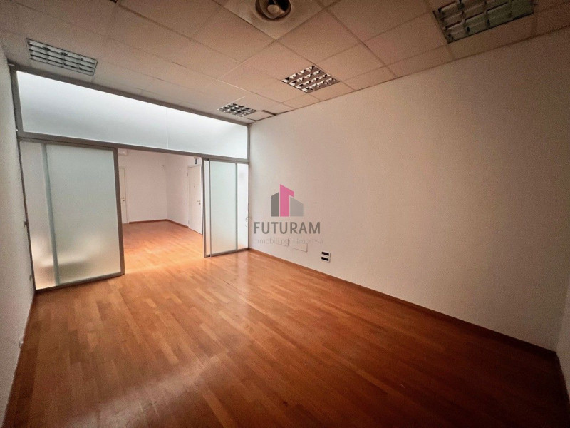 VICENZA OVEST – RIF. 580FUTURAM - PER INFO 0444/310220

Al primo piano di bel contesto polifunzio...