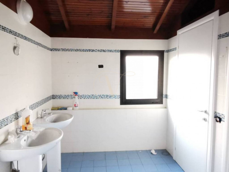 VICENZA - ZONA EST - AMPIO NEGOZIO VETRINATO

VICENZA - ZONA EST: Nella strategica asse Vicenza -...