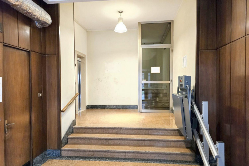 Quest’immobile viene venduto tramite asta online.
Tre locali ad uso magazzino posti al piano semi...