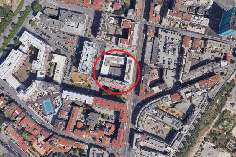 Quest’immobile viene venduto tramite asta online.
Tre locali ad uso magazzino posti al piano semi...