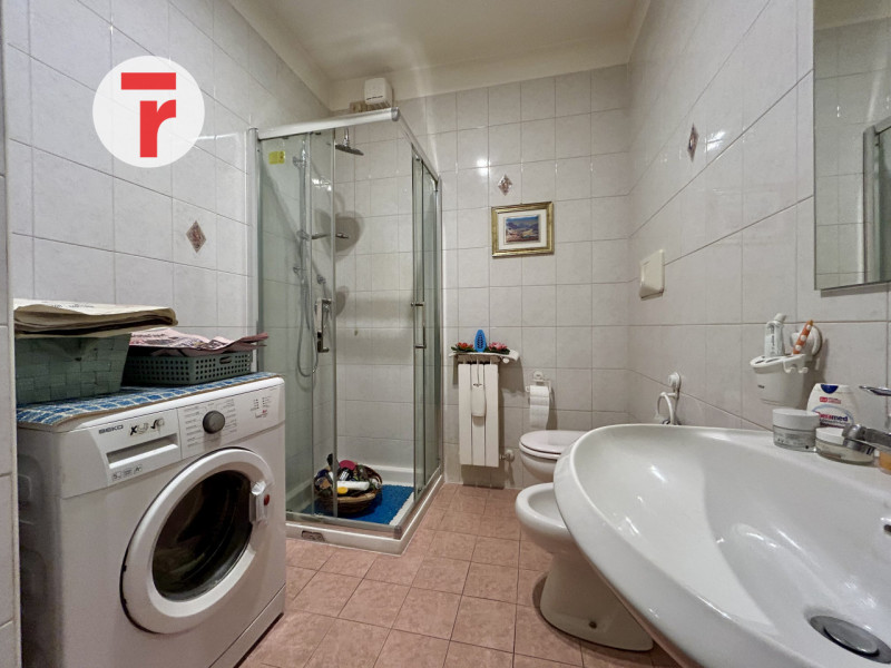 Cadoneghe - loc. Mezzavia. Condominio del 1999 situato in contesto residenziale e molto tranquill...