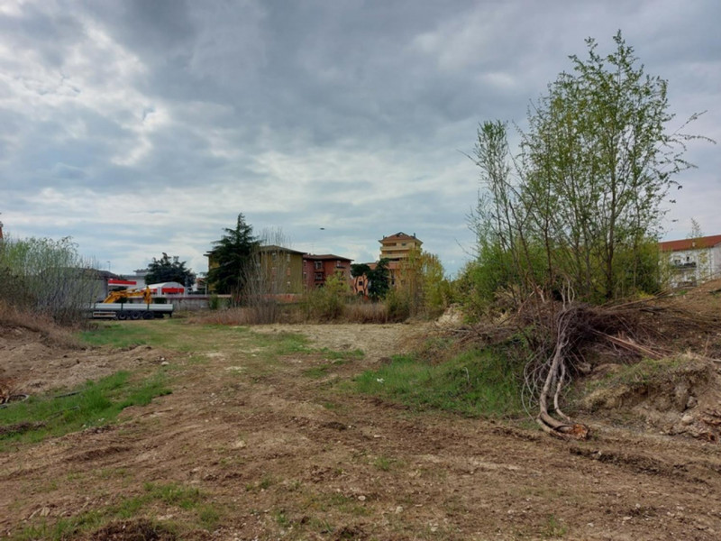 Quest’immobile viene venduto tramite asta online.

Vendesi terreno edificabile di 14.484 mq sito ...