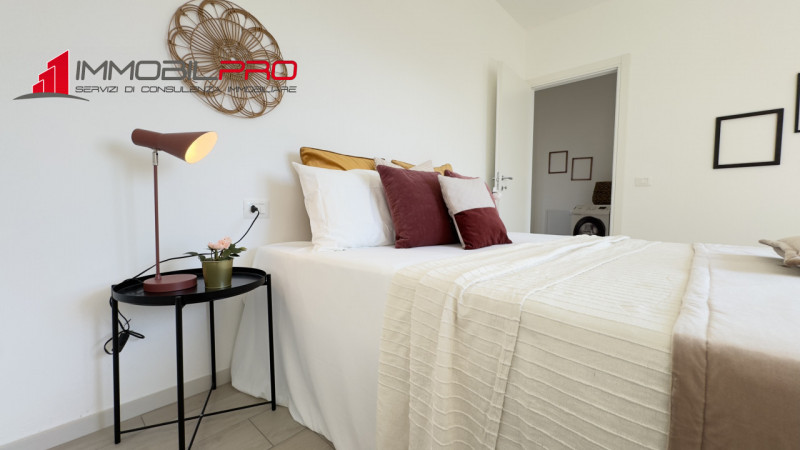 NUOVO TRICAMERE AL PIANO TERRA RIALZATO IN CLASSE A1!!!


Proponiamo in vendita meraviglioso appa...