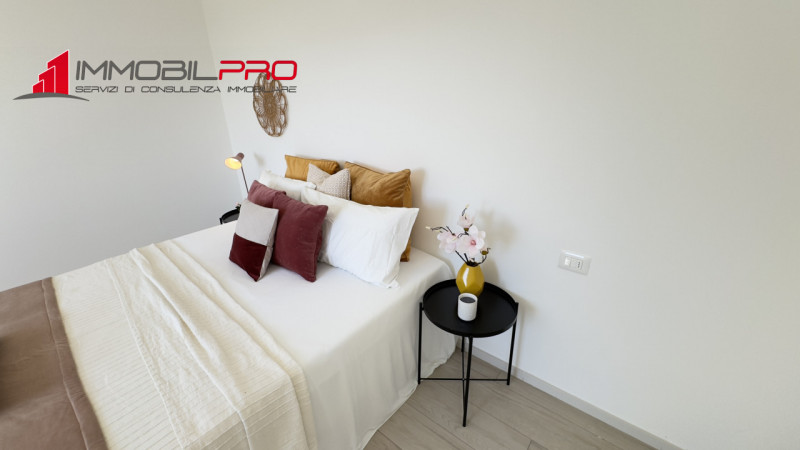 NUOVO TRICAMERE AL PIANO TERRA RIALZATO IN CLASSE A1!!!


Proponiamo in vendita meraviglioso appa...