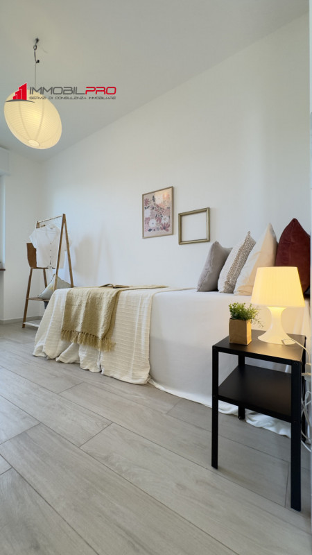 NUOVO TRICAMERE AL PIANO TERRA RIALZATO IN CLASSE A1!!!


Proponiamo in vendita meraviglioso appa...