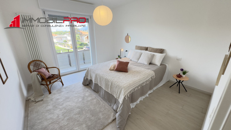 NUOVO TRICAMERE AL PIANO TERRA RIALZATO IN CLASSE A1!!!


Proponiamo in vendita meraviglioso appa...