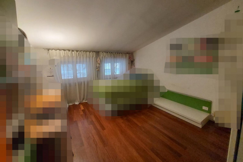 Questo immobile viene venduto tramite asta online.
Vendesi appartamento con pertinenze sito a Chi...