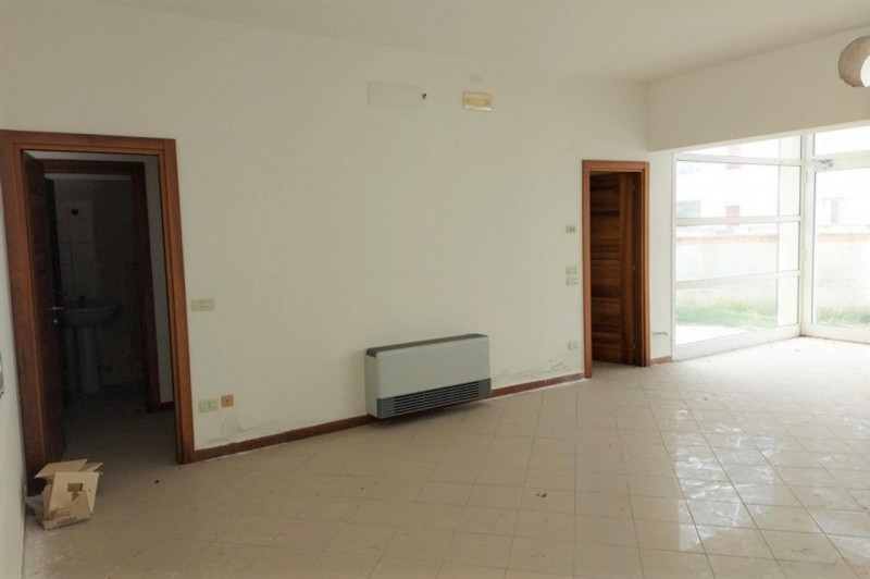 Quest’immobile viene venduto tramite asta online.
Vendesi negozio sito a Schio (VI), località Mag...