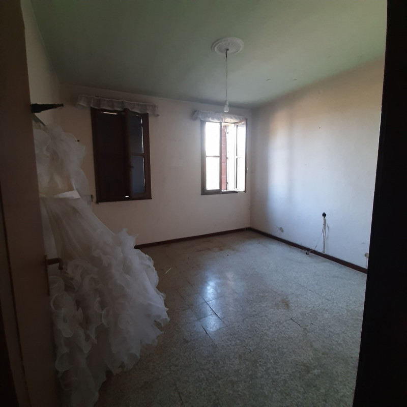 nel cuore dei colli euganei, in  localita' Galzignano Terme, proponiamo ampia casa singola con gi...