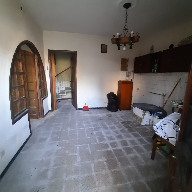 nel cuore dei colli euganei, in  localita' Galzignano Terme, proponiamo ampia casa singola con gi...