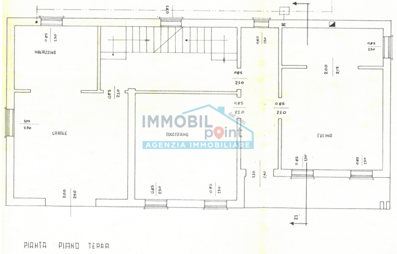 Se stai cercando una casa singola spaziosa e situata in un contesto centrale, questa è l'occasion...