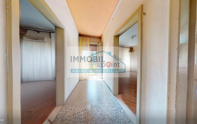 Se stai cercando una casa singola spaziosa e situata in un contesto centrale, questa è l'occasion...