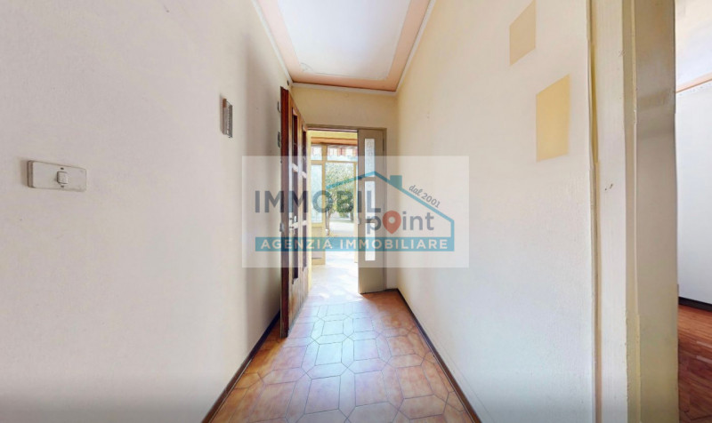 Se stai cercando una casa singola spaziosa e situata in un contesto centrale, questa è l'occasion...