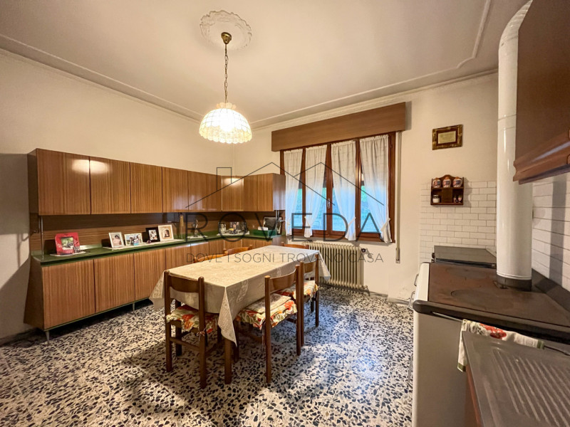 QUINTO DI TREVISO - SANTA CRISTINA

RIFERIMENTO: QT1

L'agenzia Roveda Immobiliare ha il piacere ...