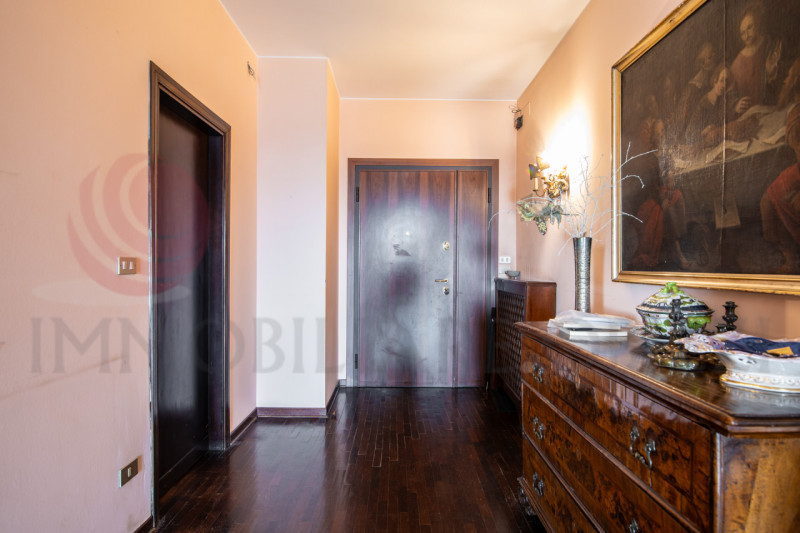 PADOVA - Prato della Valle - Proponiamo in vendita appartamento su due livelli con terrazza di ol...