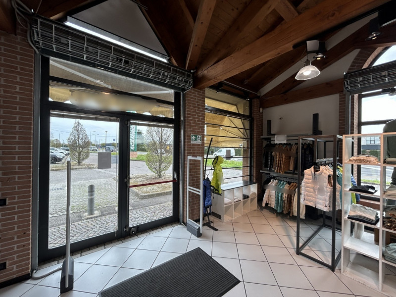 In una delle aree più dinamiche e strategiche di Mestrino, a ridosso della zona industriale e a p...