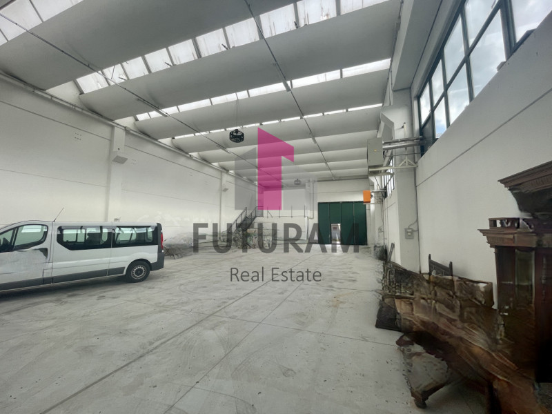 RIF:015NM  -  CAMPONOGARA (VE)  -  PER INFO 0444/310220

Vendesi un capannone di 1350 mq in zona ...