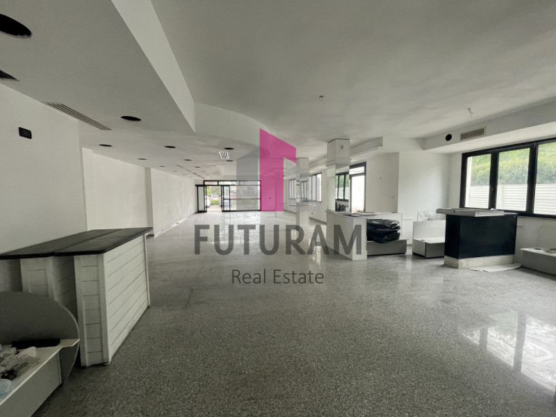 RIF:  025NM -  NOVENTA PADOVANA  -  PER INFO 0444/310220

Propongo in affitto un negozio di 310 m...