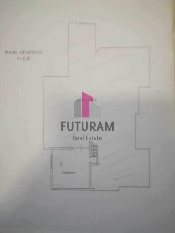 RIF:  025NM -  NOVENTA PADOVANA  -  PER INFO 0444/310220

Propongo in affitto un negozio di 310 m...