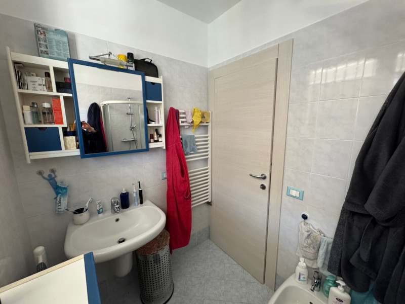 Porzione di trifamiliare di testa situata nel cuore di Limena, una località che offre un perfetto...