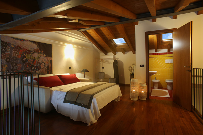 Palazzina completa ristrutturata

Gli interventi accurati e le finiture di livello rendono il con...