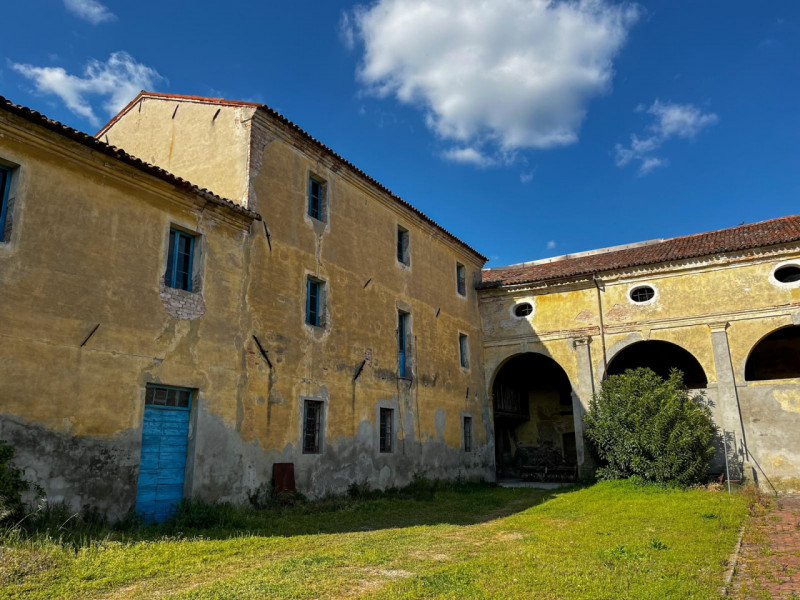 (Per INFO Vittorio 3517343301) Nel cuore della campagna veneta, a pochi passi dal centro di Soles...