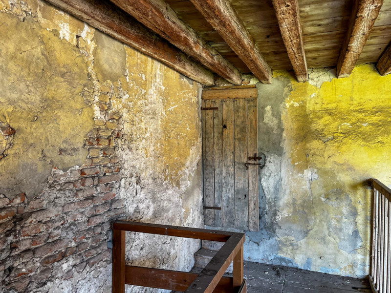 (Per INFO Vittorio 3517343301) Nel cuore della campagna veneta, a pochi passi dal centro di Soles...