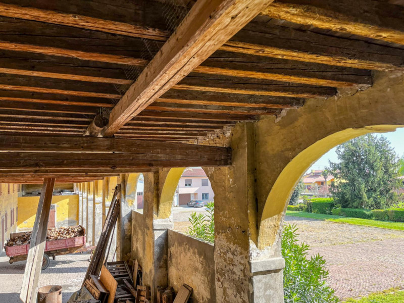 (Per INFO Vittorio 3517343301) Nel cuore della campagna veneta, a pochi passi dal centro di Soles...