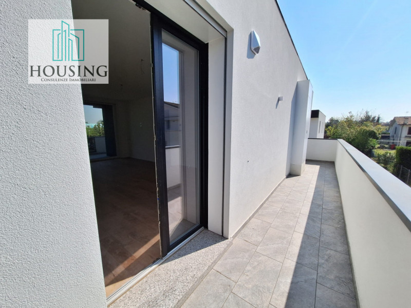 Comune di Noventa Padovana, proponiamo un nuovo appartamento al primo e ultimo piano, parte di un...