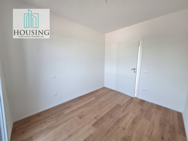 Comune di Noventa Padovana, proponiamo un nuovo appartamento al primo e ultimo piano, parte di un...