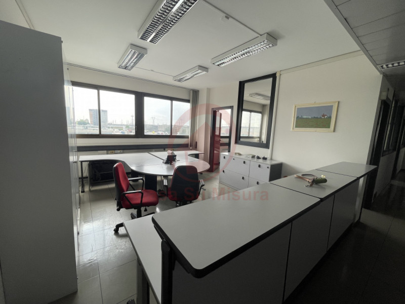 UFFICIO IN ZONA STRATEGICA A PADOVA - CORSO STATI UNITI - https://images.gestionaleimmobiliare.it/foto/annunci/250410/4478405/800x800/007__007__007__img_4730_wmk_0.jpg 