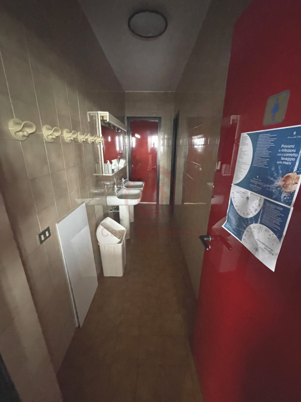 UFFICIO IN ZONA STRATEGICA A PADOVA - CORSO STATI UNITI - https://images.gestionaleimmobiliare.it/foto/annunci/250410/4478405/800x800/011__011__011__img_4734_wmk_0.jpg 