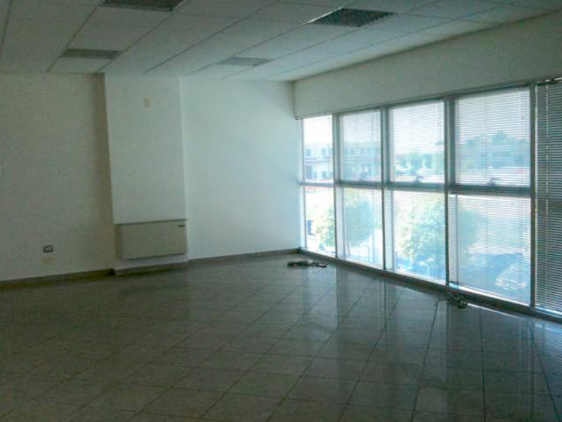 (Per INFO Roberto 3453195338) Sei alla ricerca di uno spazio professionale versatile e luminoso n...