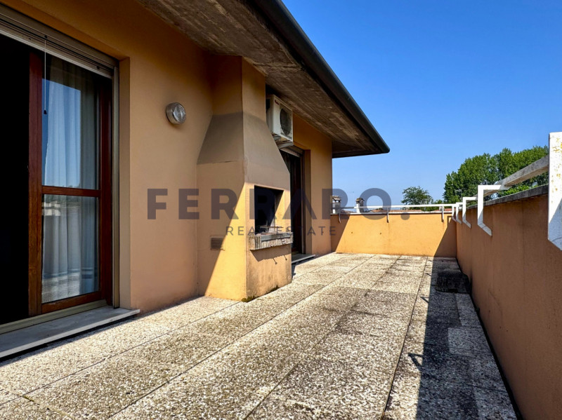 Treviso, Monigo. Codice IV1.

Nel cuore del quartiere di Monigo, in una tranquilla zona residenzi...