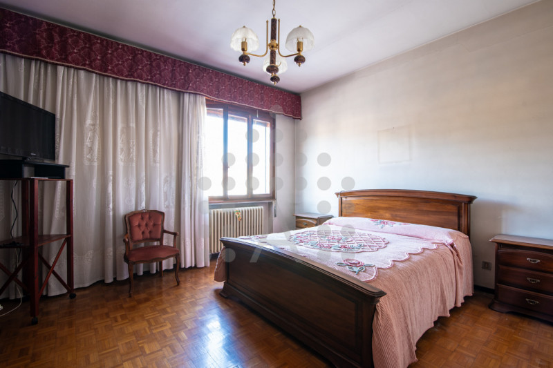 UN INTERO MONDO DA TRASFORMARE NEL CUORE DI TORREGLIA

Nel centro di Torreglia, dove tutto è a po...