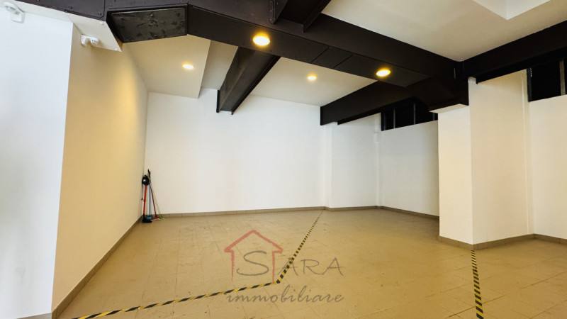 Sei alla ricerca del posto auto doppio perfetto per il tuo veicolo nel cuore pulsante di Padova? ...