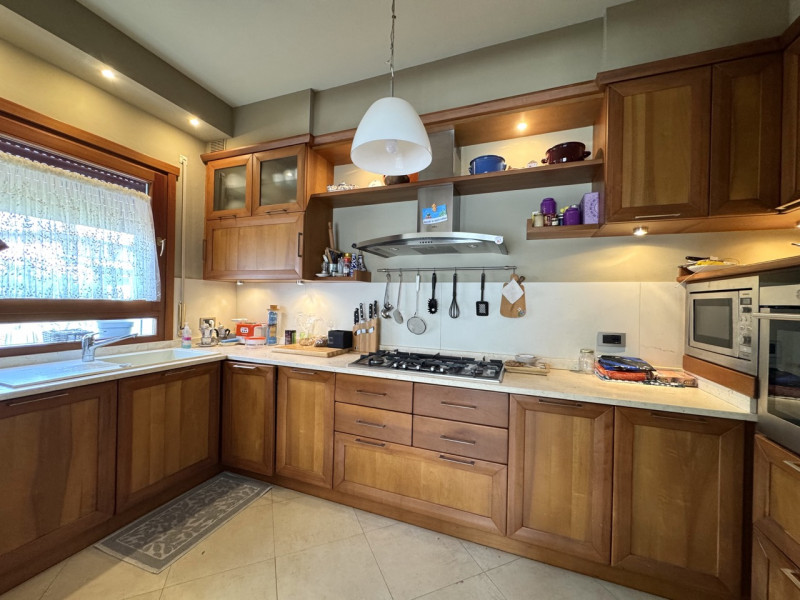 VISITE SOSPESE PER TRATTATIVA IN CORSO.


Breganze - Scopri questa splendida villa singola, situa...