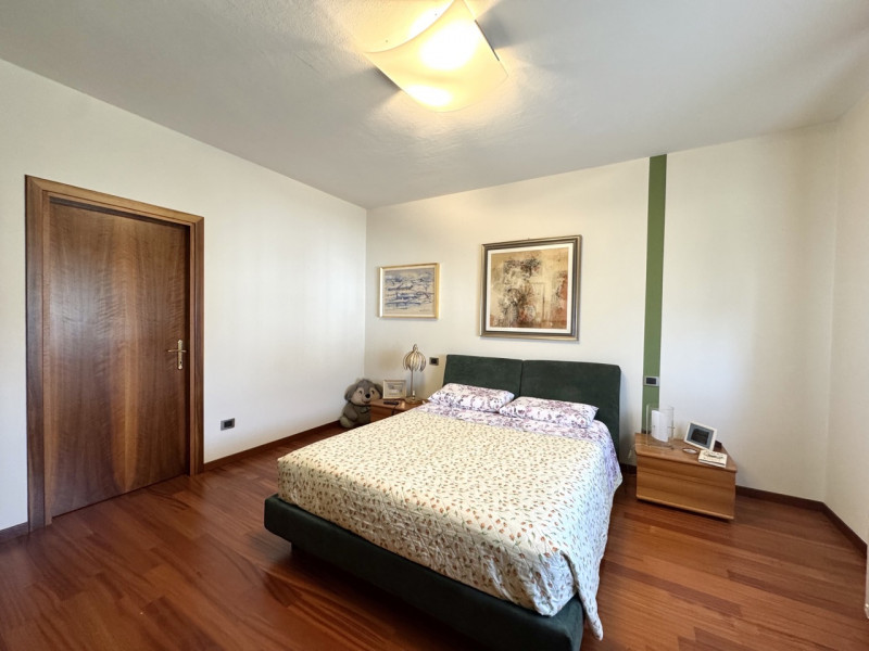 VISITE SOSPESE PER TRATTATIVA IN CORSO.


Breganze - Scopri questa splendida villa singola, situa...