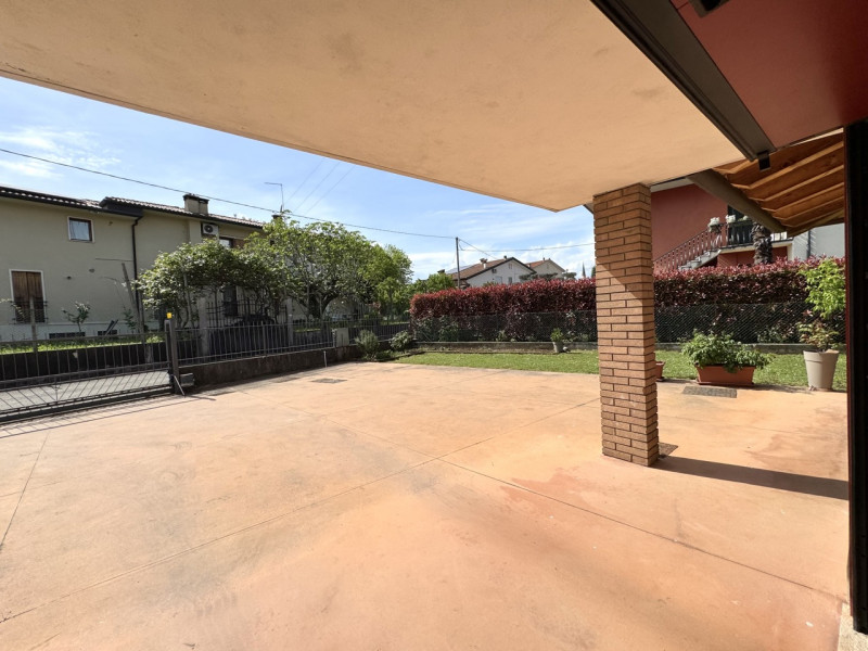 VISITE SOSPESE PER TRATTATIVA IN CORSO.


Breganze - Scopri questa splendida villa singola, situa...