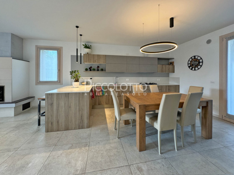 Rif. V5261 - Villetta abbinata di recente costruzione in vendita a Pieve del Grappa, in località ...